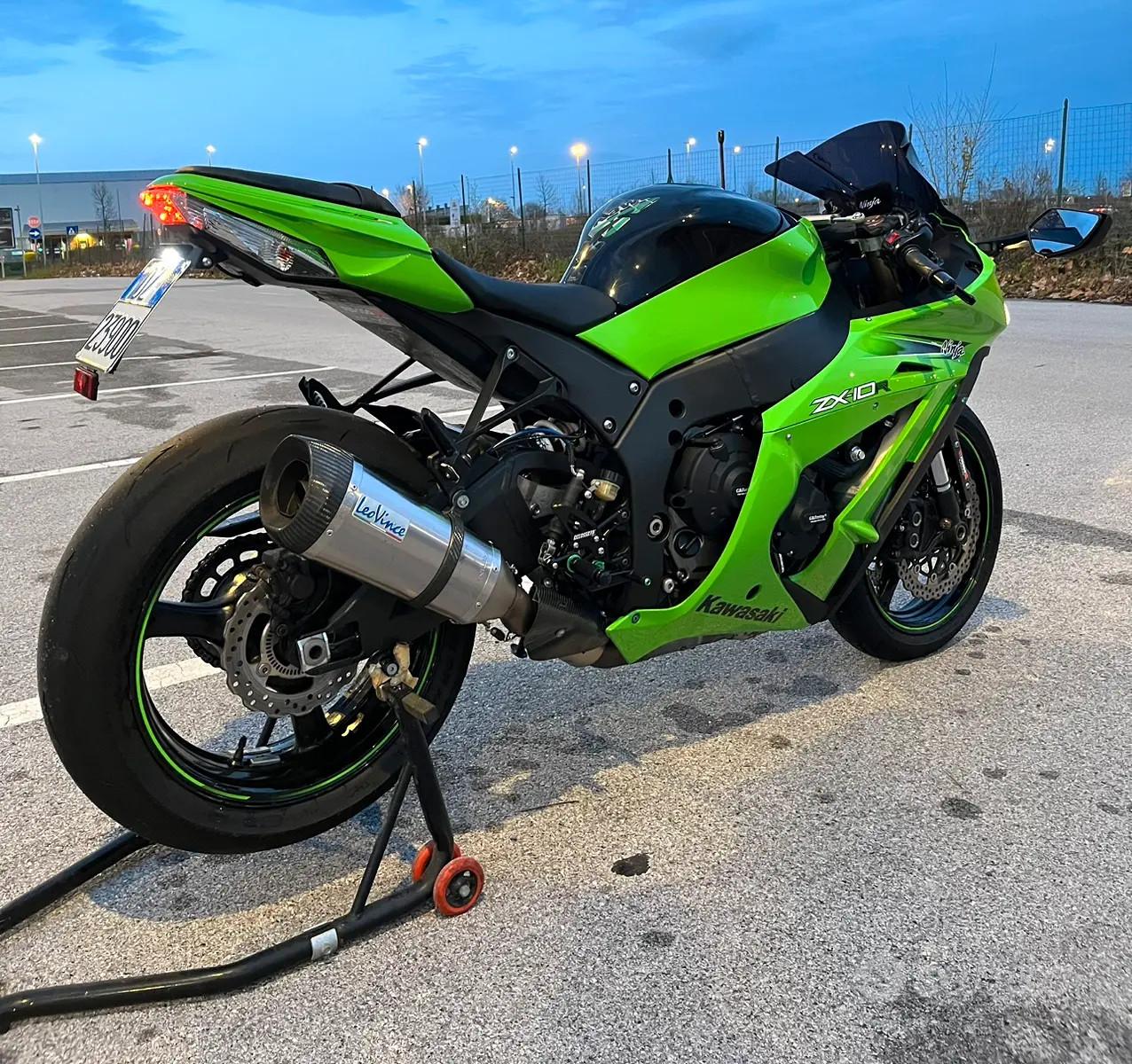 KAWASAKI NINJA ZX-10R 2013 17.700 KM
