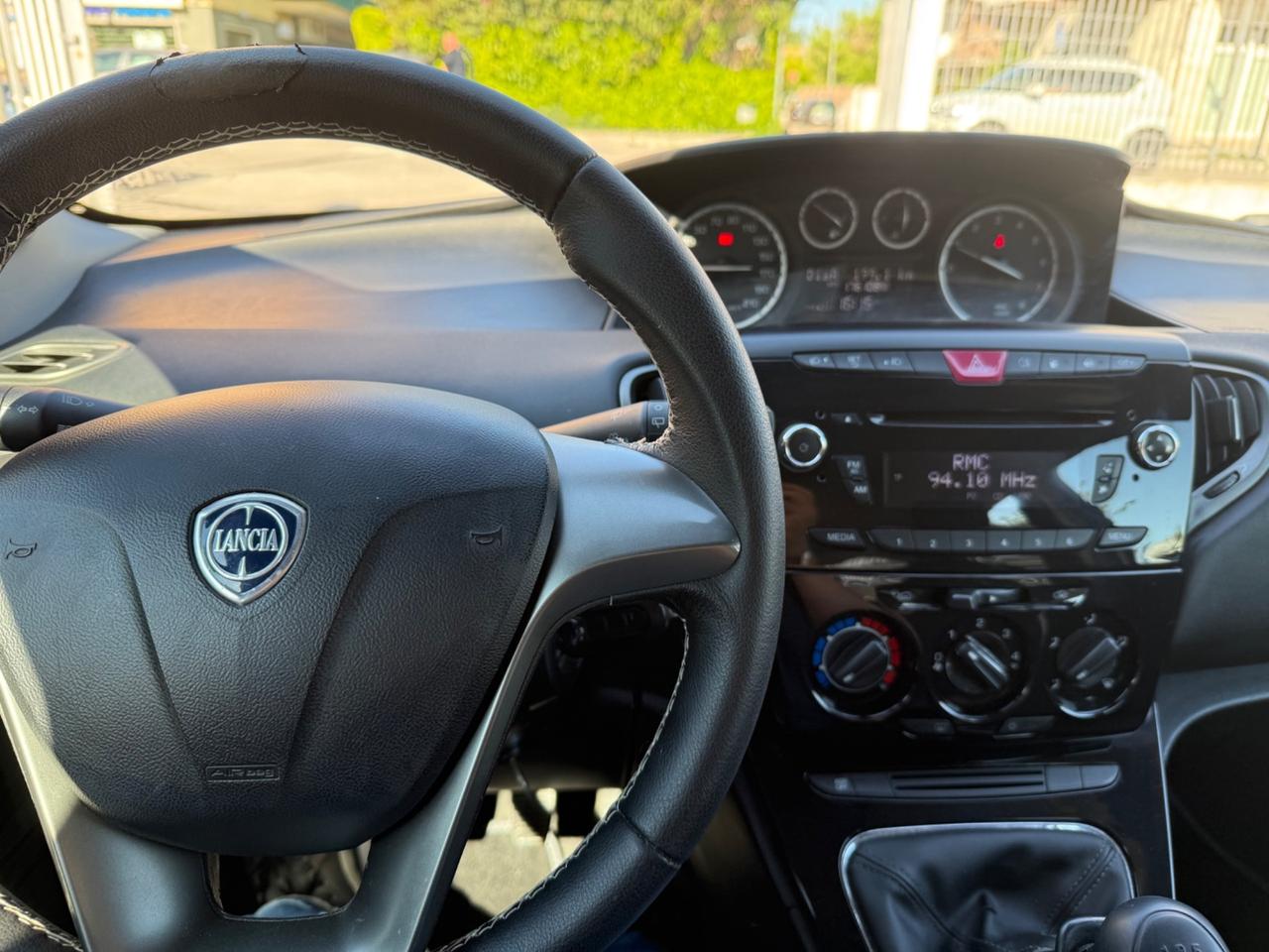 Lancia Ypsilon 0.9 TwinAir 85 CV 5 porte Metano Ecochic Silver