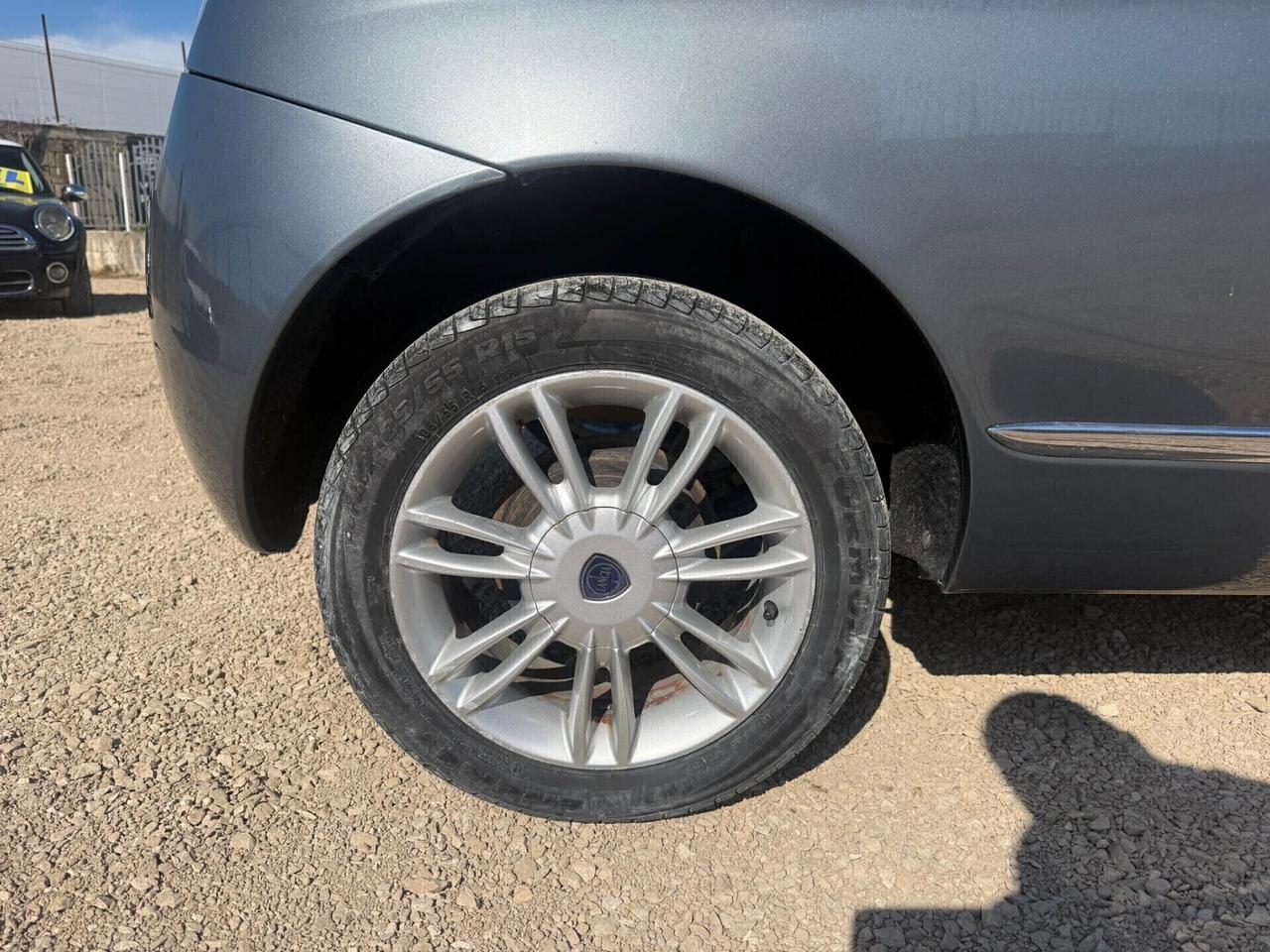 Lancia Ypsilon 1.2 69 CV Argento