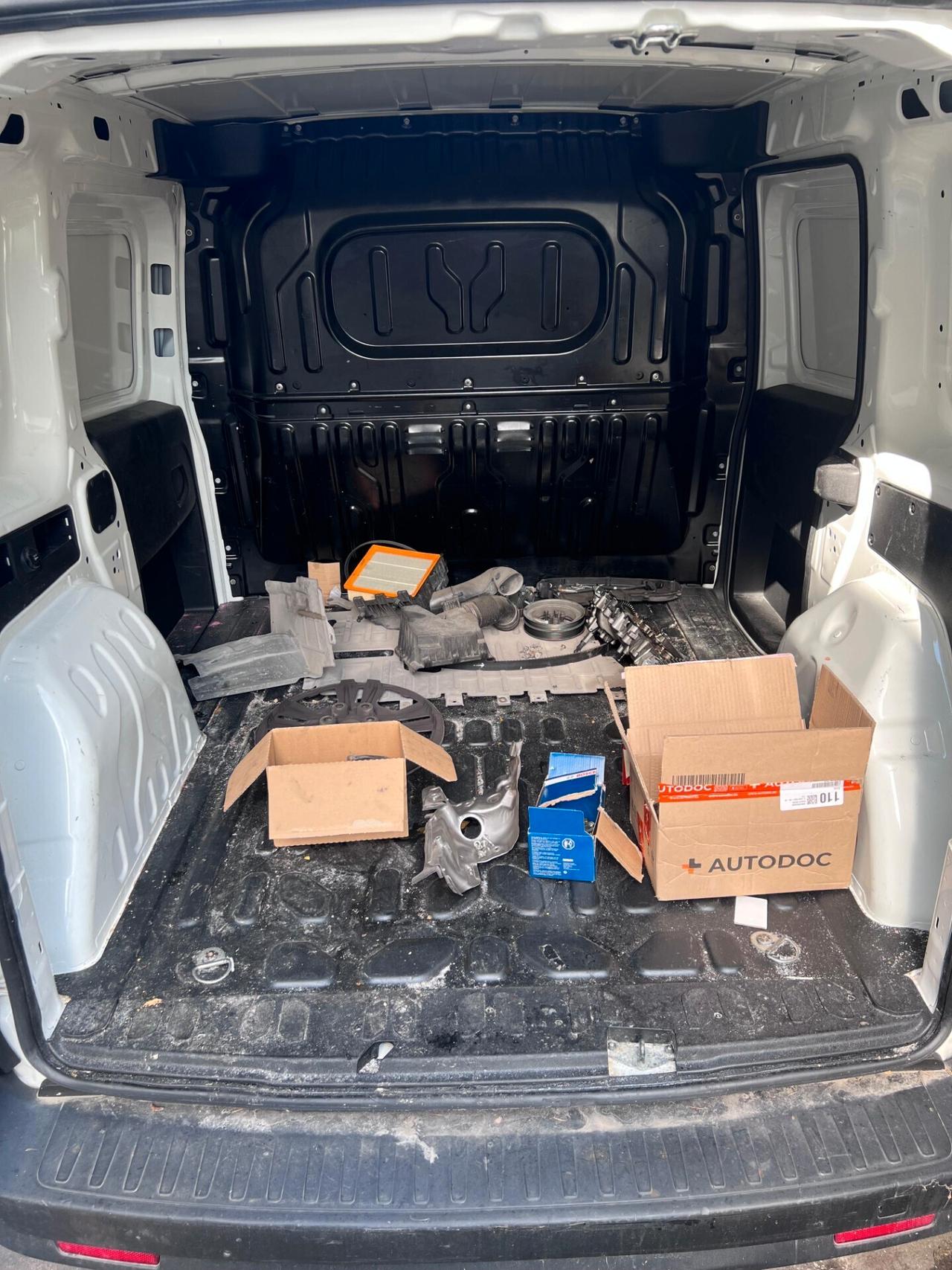 Fiat Doblo Lounge 1.6 Mjt 105 cv - da ripristinare (vedi descrizione)