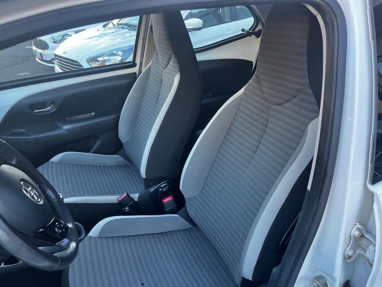 Toyota Aygo Connect 1.0 VVT-i 72 CV 5 porte NEOPATENTATI