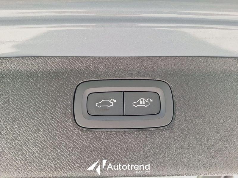 Volvo XC90 B5 235+14 CV AWD Automatica Mild Hybrid 7 posti Core