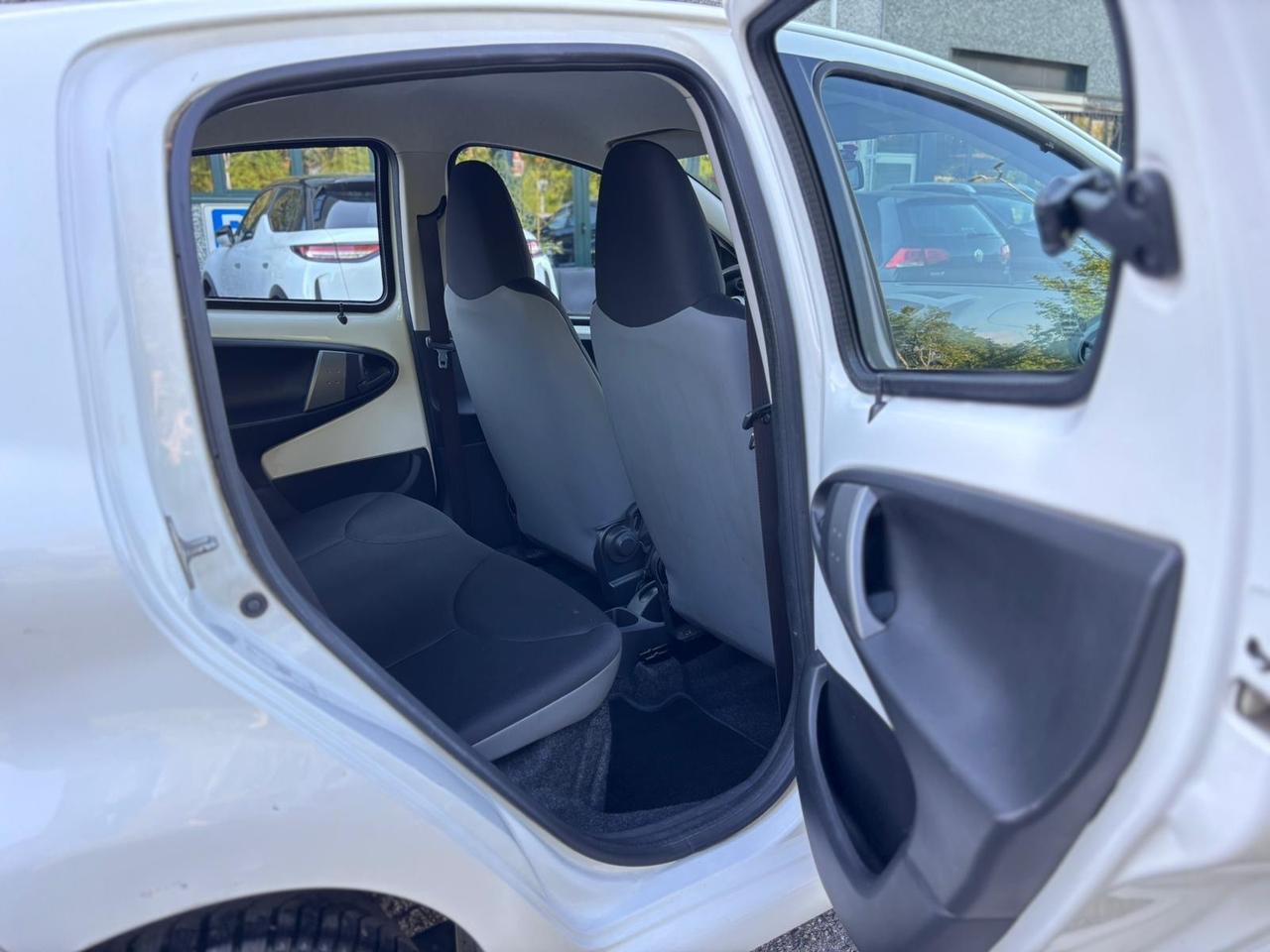 Toyota Aygo 1.0 12V VVT-i 5 porte Active Connect