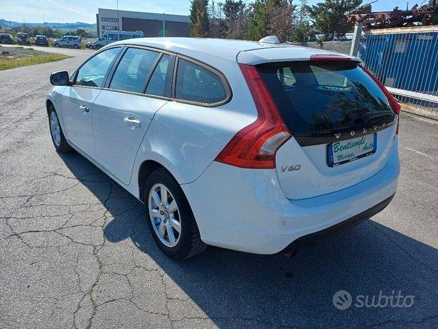 Volvo V60 1.6 D2 Summum con Problemi al motore