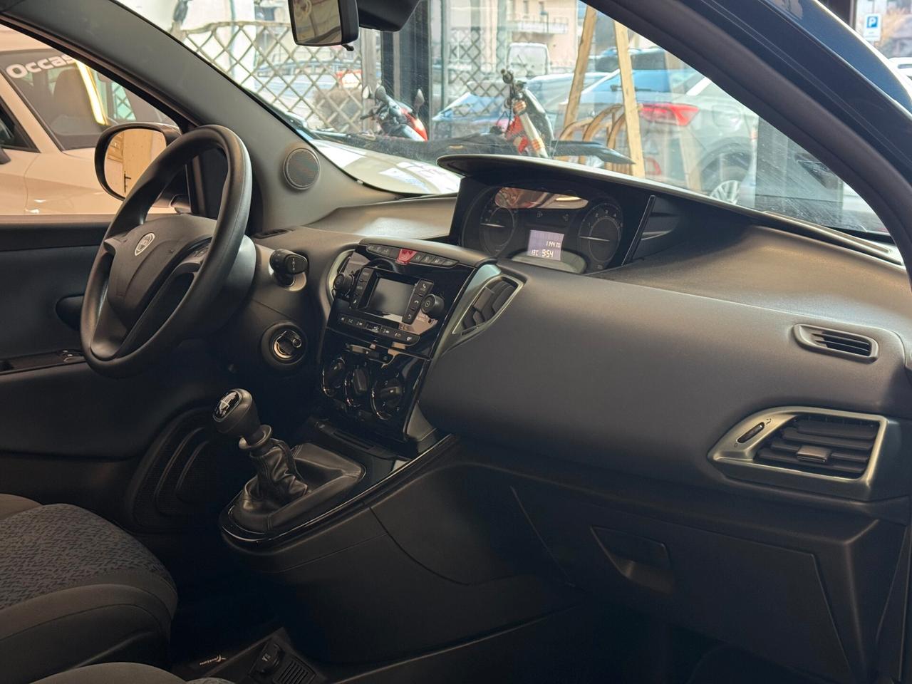 Lancia Ypsilon LANCIA YPSILON 1.0cc 69Cv Platino