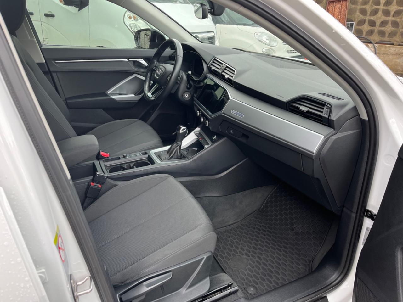 Audi Q3 35 TDI S tronic Business Advanced