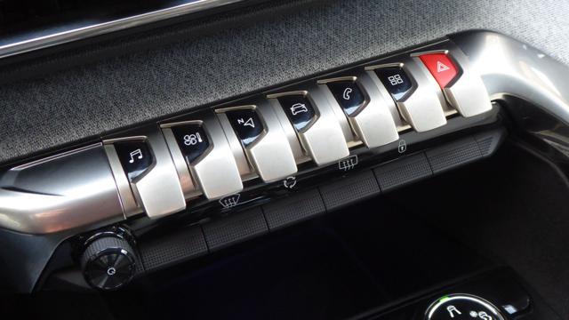 PEUGEOT 3008 BlueHDi 120 S&S EAT6 Allure