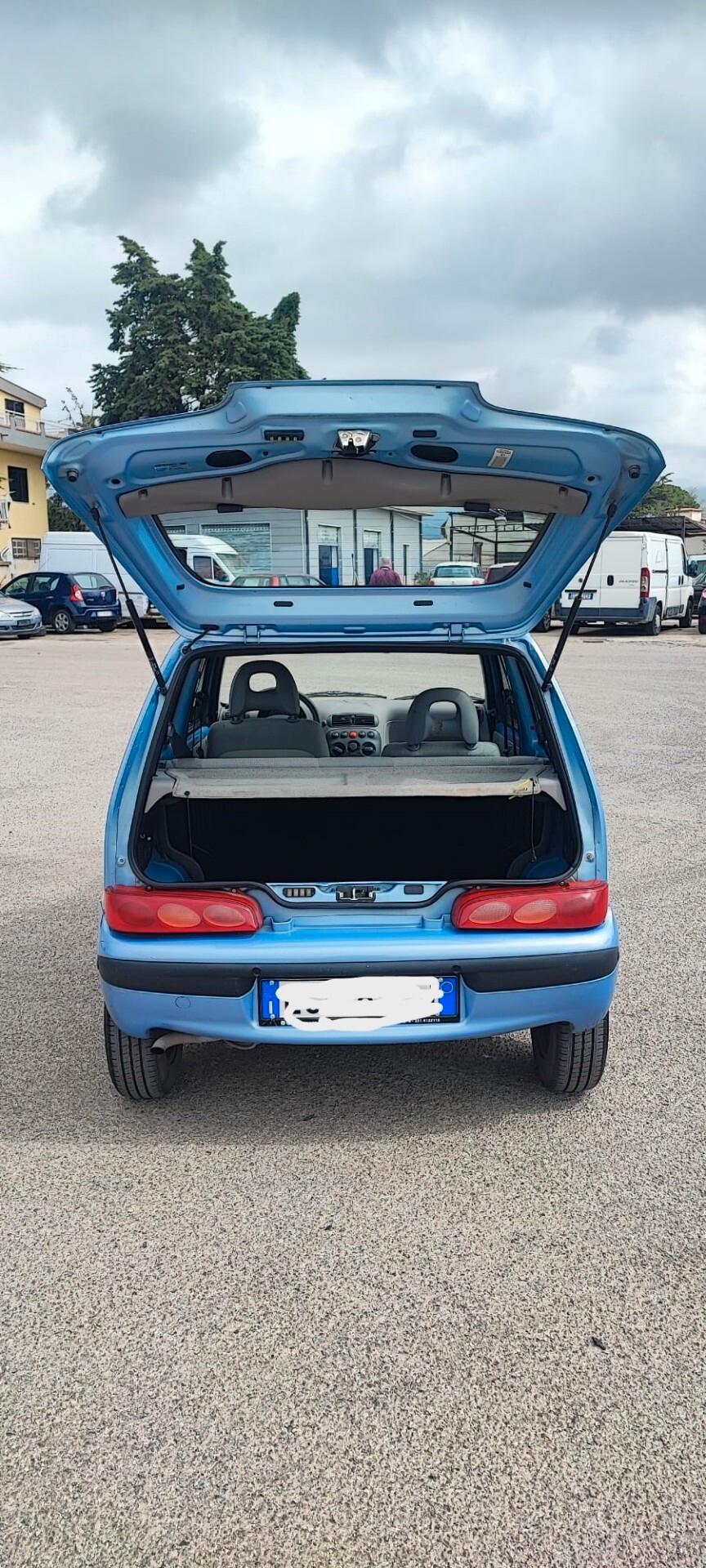 Fiat 600 bz 1.1 Active con climatizzatore e sensori park per neopatentati