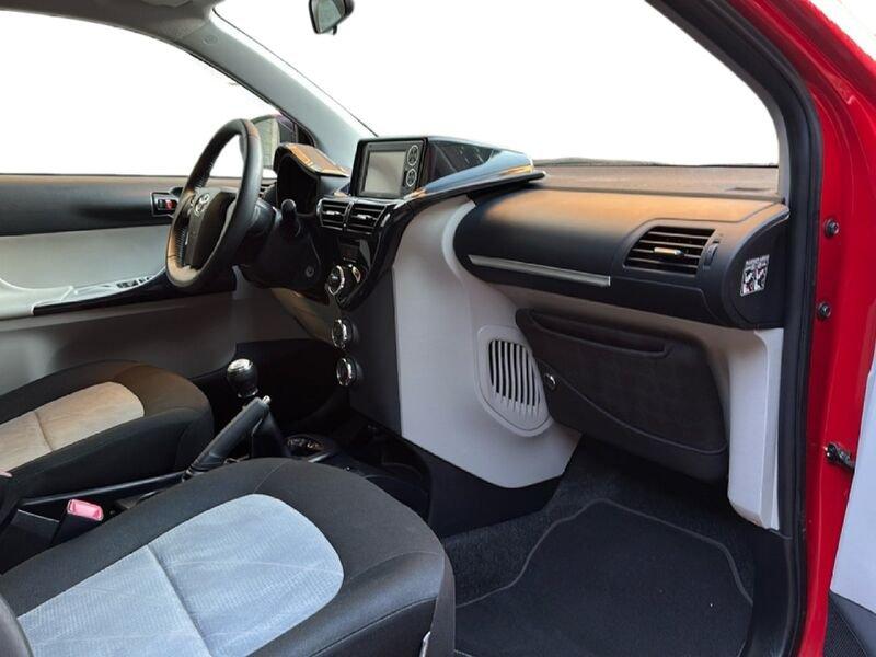 Toyota iQ 1.0 VVT-i Lounge