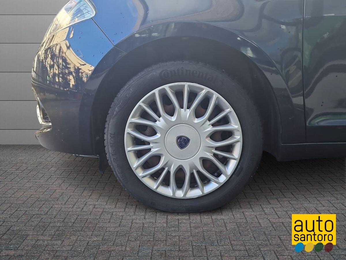 LANCIA YPSILON 1.2 SILVER