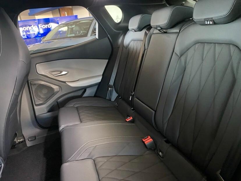 Ford Capri premium 286 cv 77 kwh