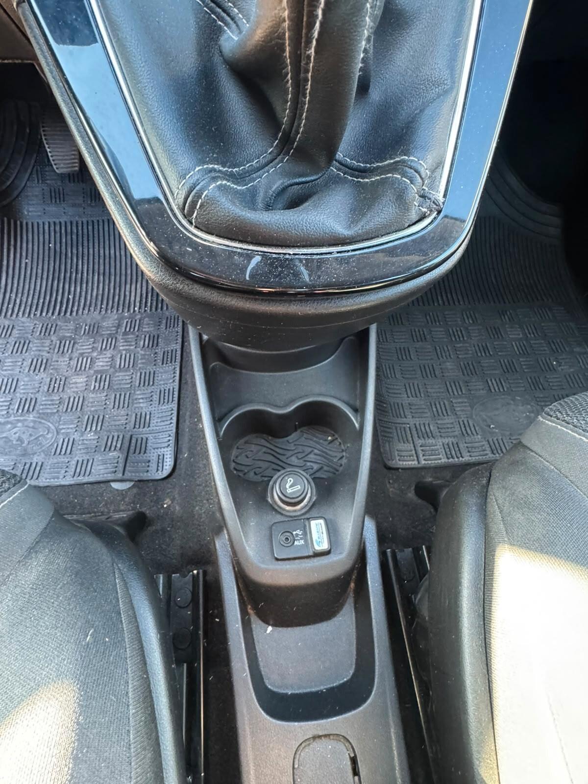 Lancia Ypsilon 1.3 MJT 16V 95 CV 5 porte S&S S Momodesign