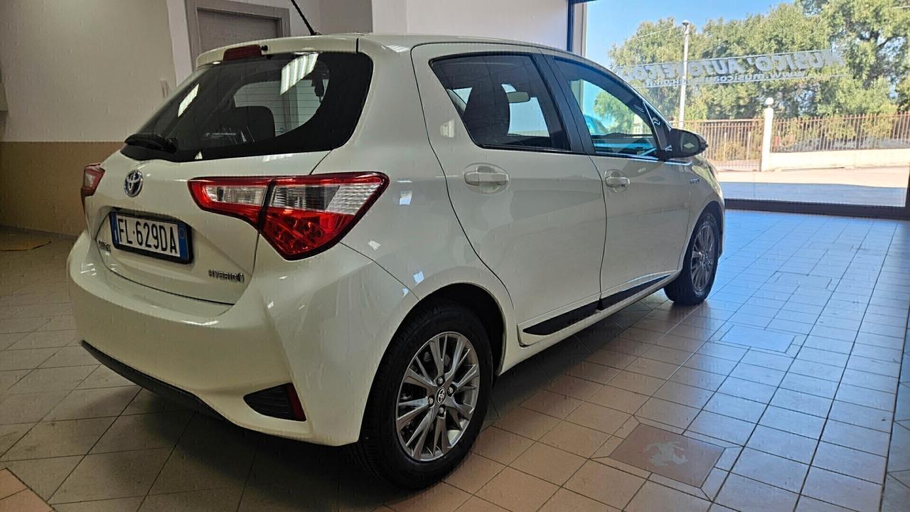 Toyota Yaris BIANCO PERLA