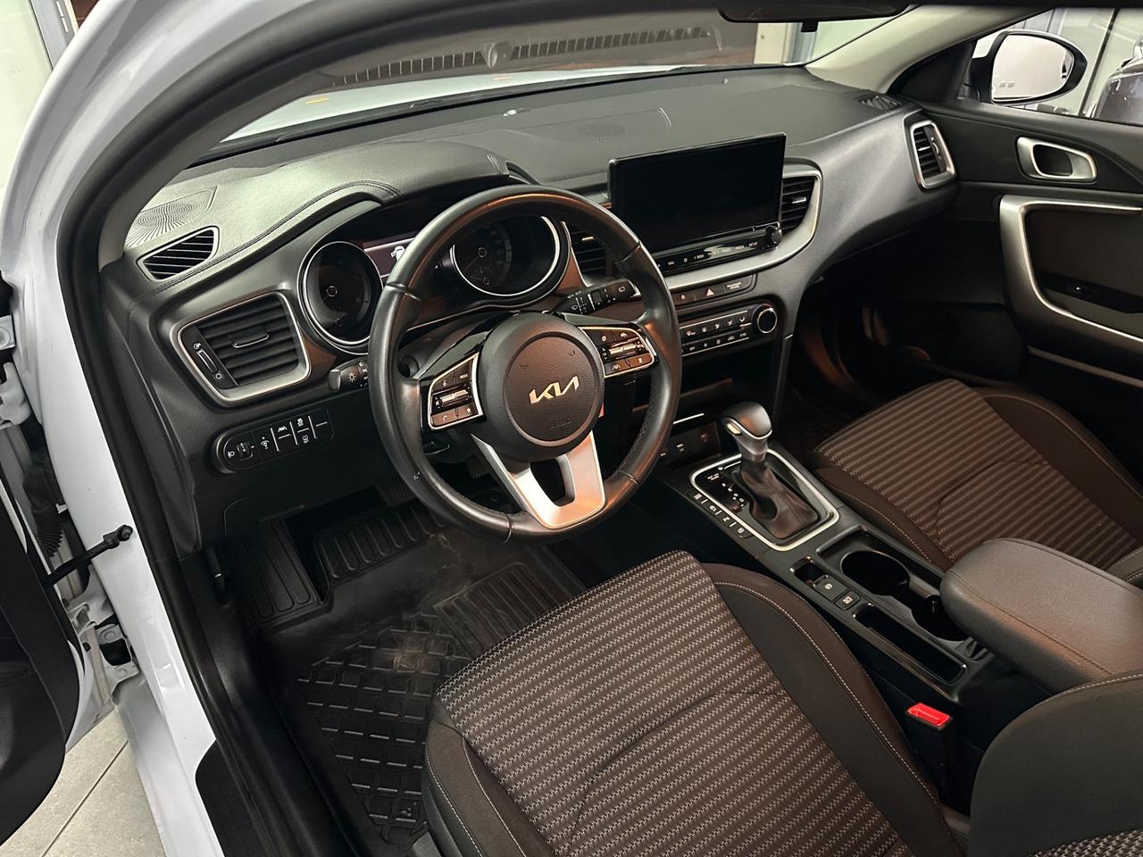 Kia Ceed 1.6 CRDi 136 CV MHEV DCT SW Business