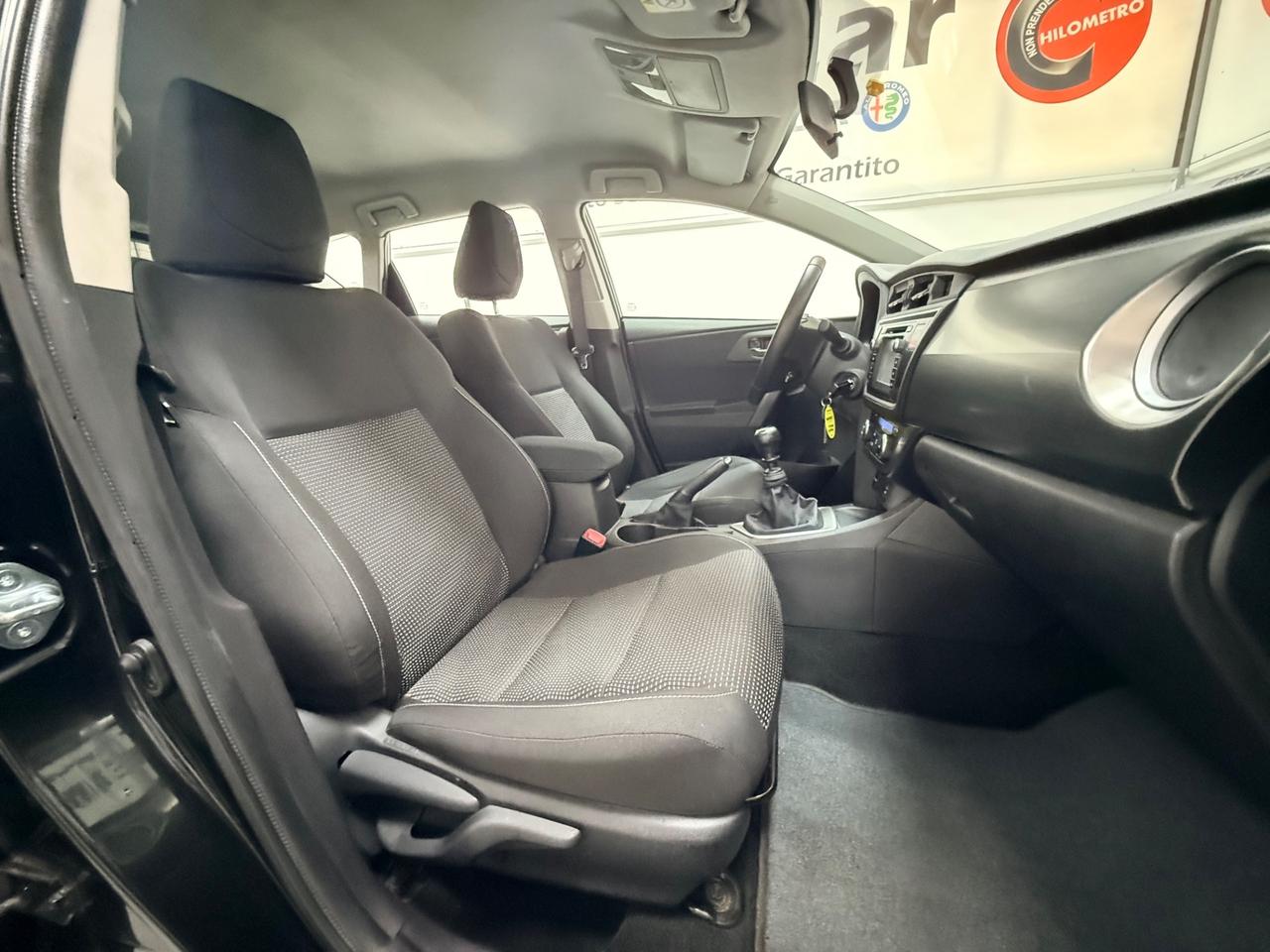 Toyota Auris 2.0 D-4D 124cv 05/2015 Neopatentati Euro 5B