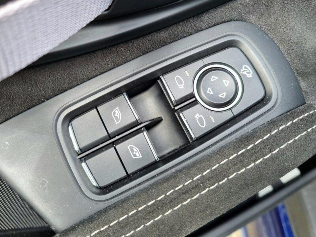 Porsche 718 Cayman GT4 PDK