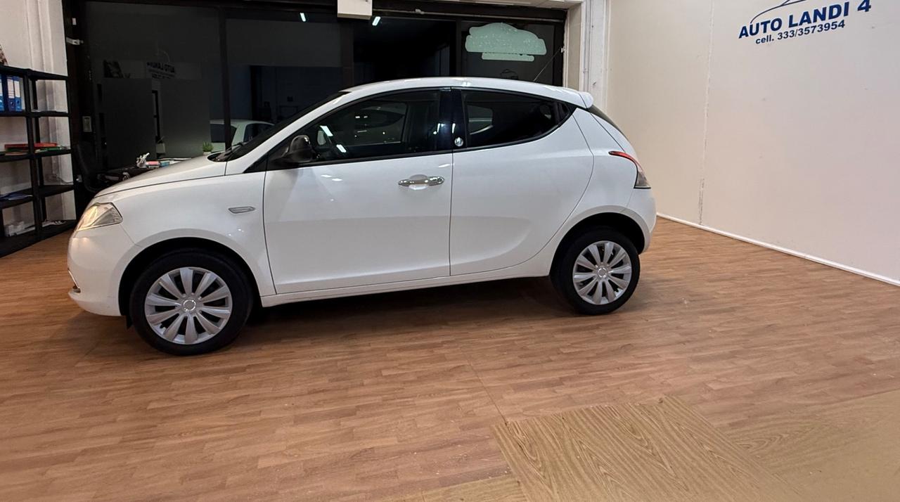 Lancia Ypsilon 0.9 TwinAir 85 CV 5 porte Metano Ecochic Gold