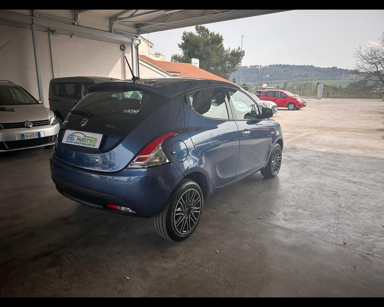 LANCIA Ypsilon 3ª serie - Ypsilon 1.0 FireFly 5 porte S&S Hybrid Silver