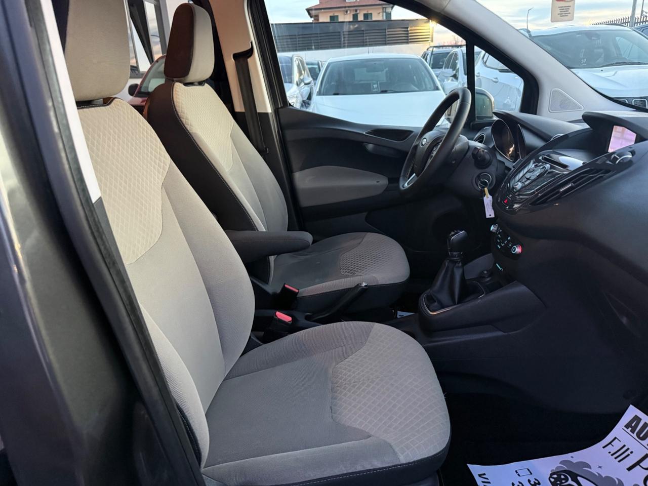 Ford Tourneo Courier 1.5 TDCI 75 CV Titanium