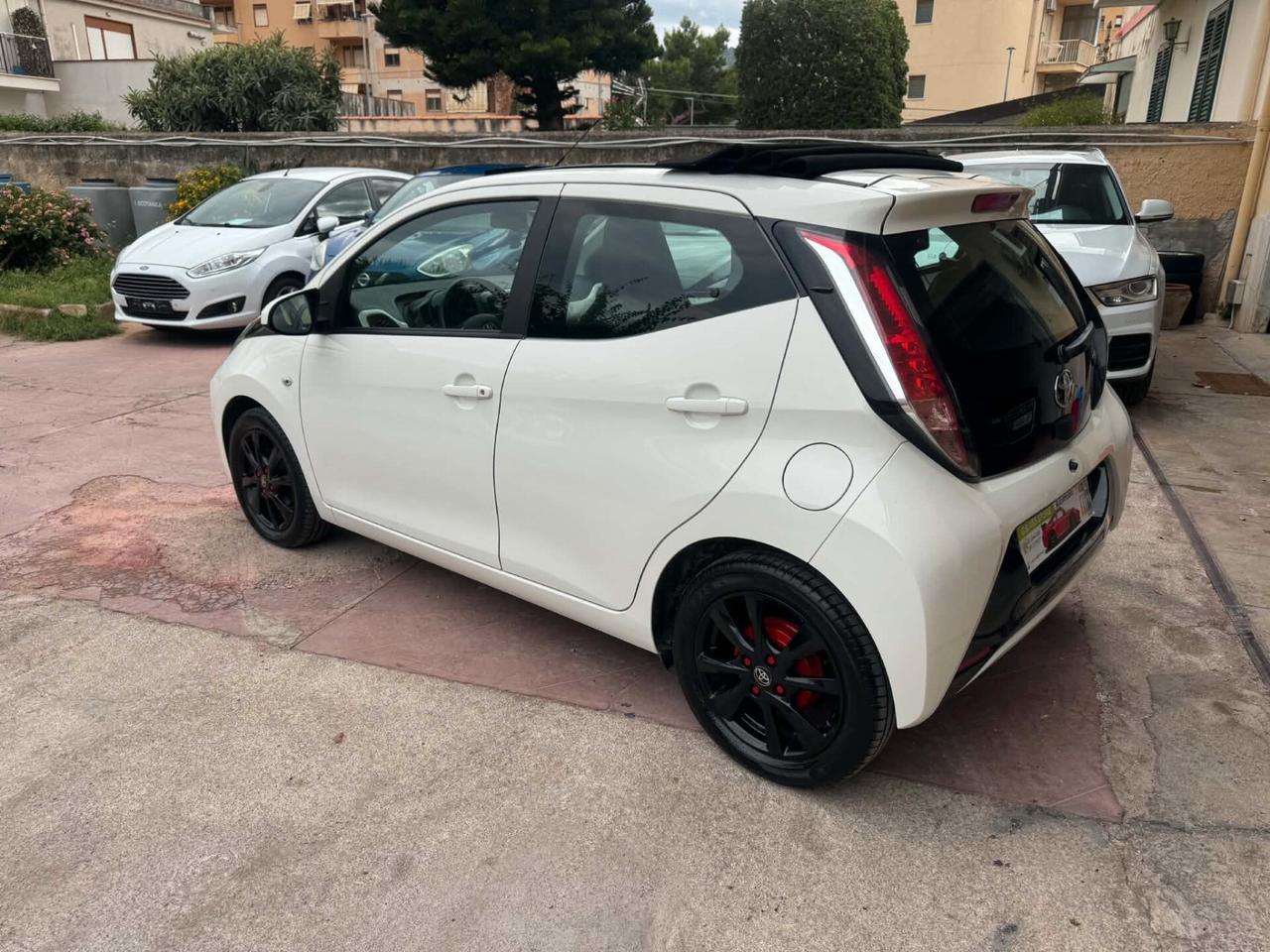 TOYOTA AYGO CABRIO 2016 SUPER FULL EURO6