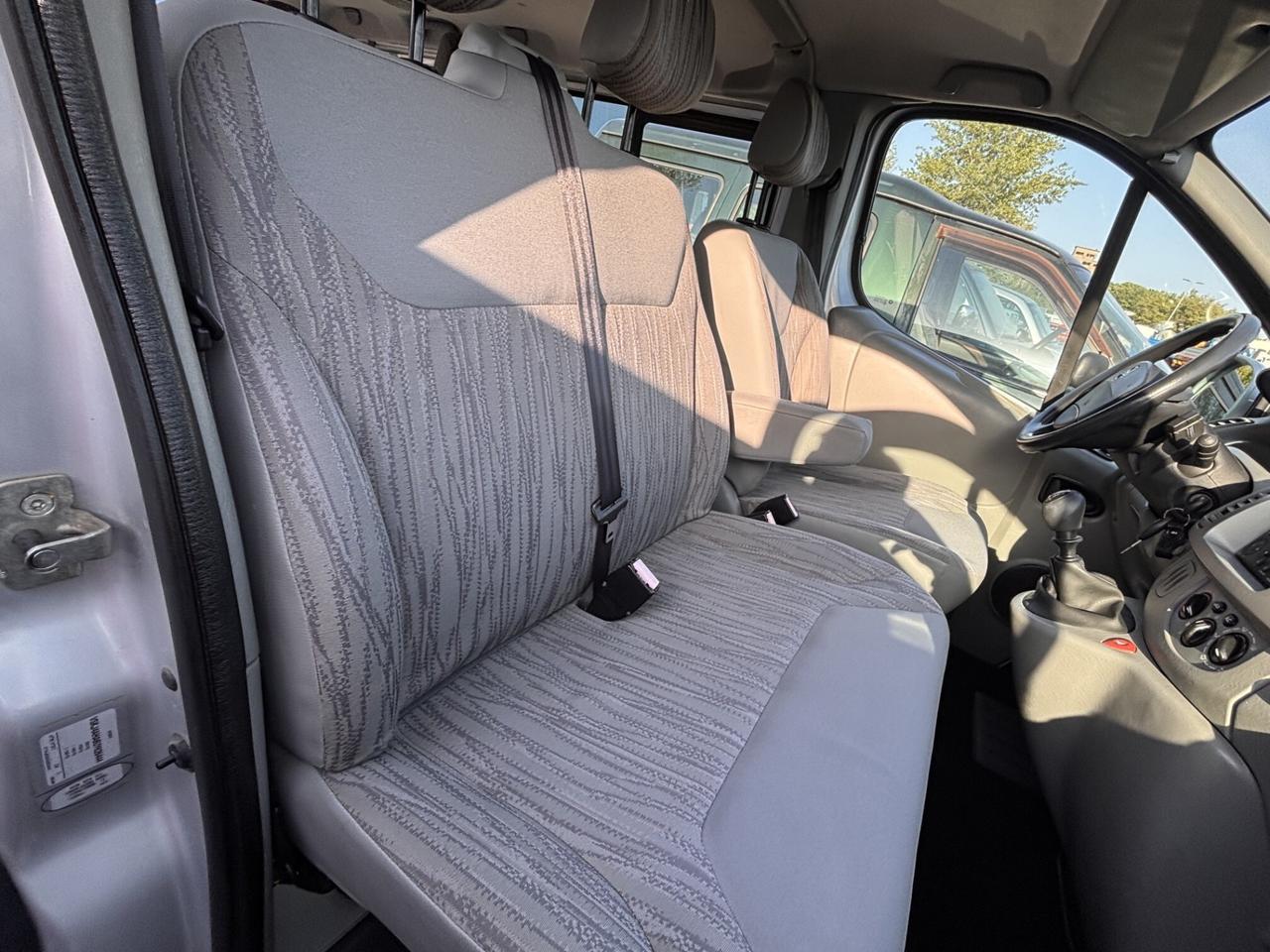 nissan primastar 7 posti trasporto 2 carrozzine per disabili