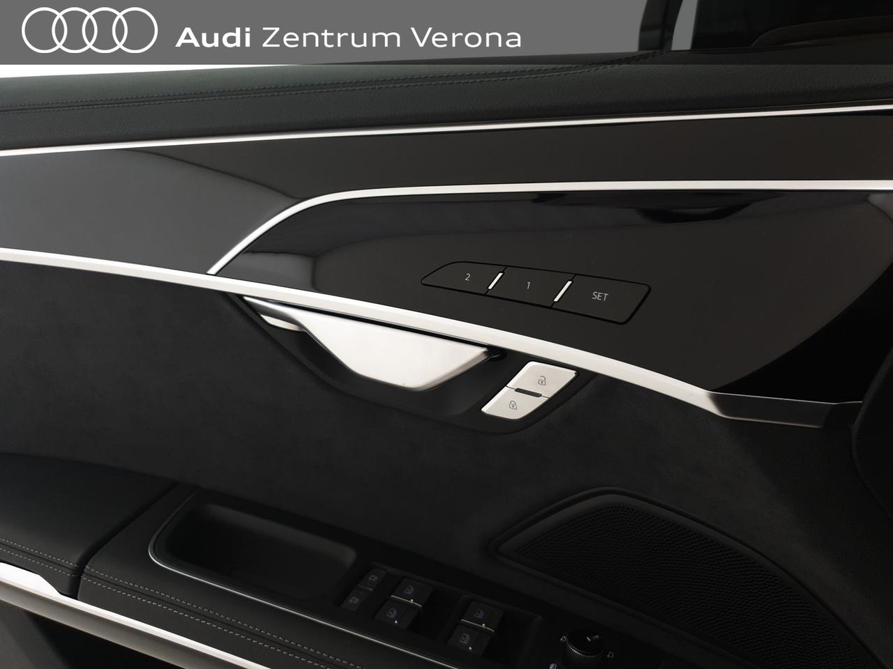 4.0TFSI 571CV quattro tiptronic Sport Attitude
