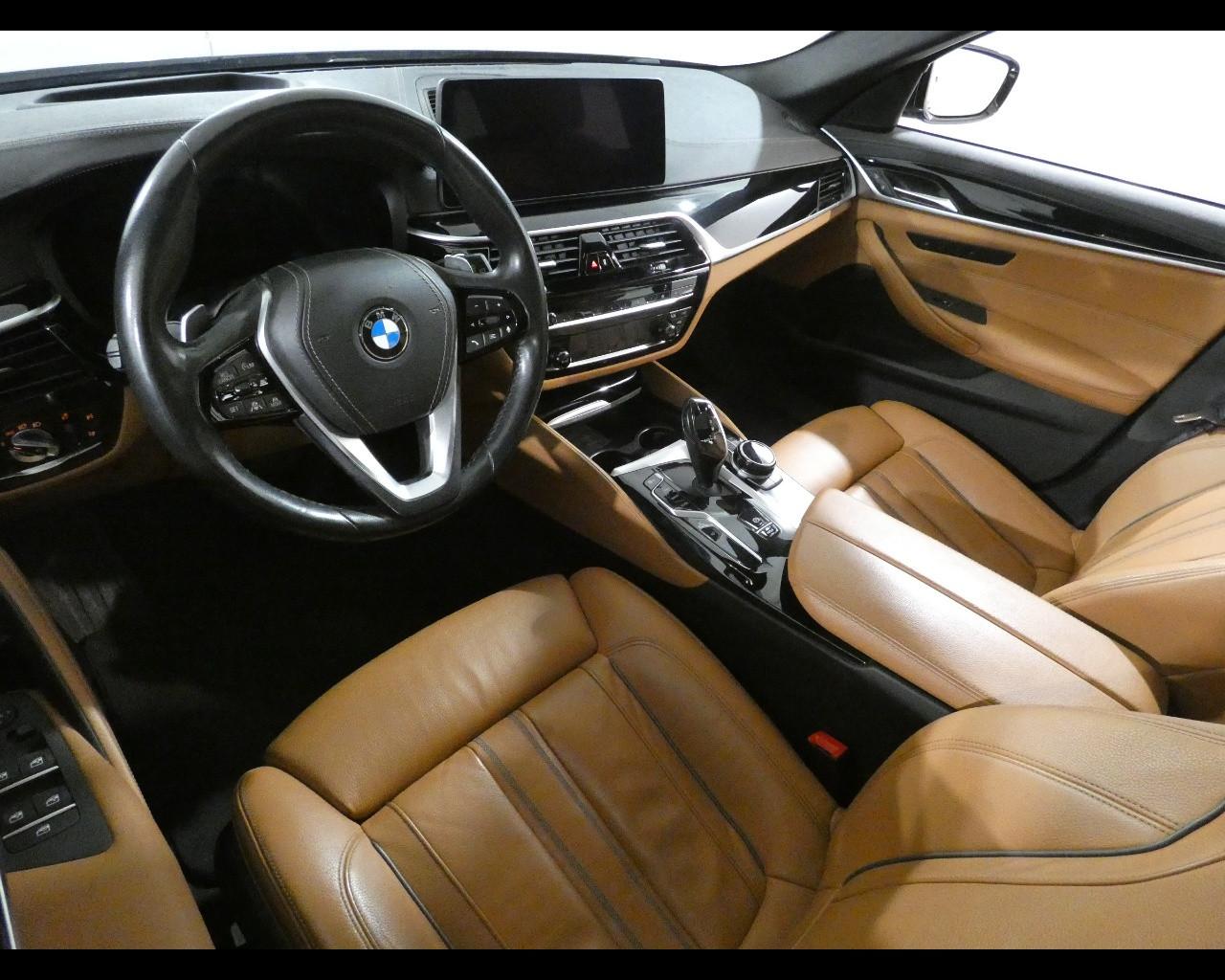 BMW Serie 5(G30/31/F90) - 530d 48V xDrive Touring Luxury