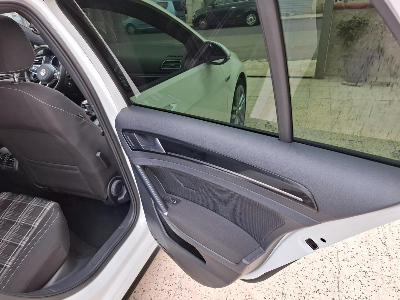 Volkswagen Golf - 2.0 TDI GTD PANO|