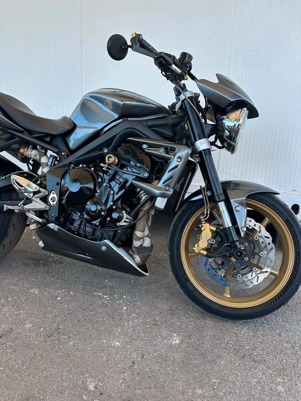 Triumph Street Triple R