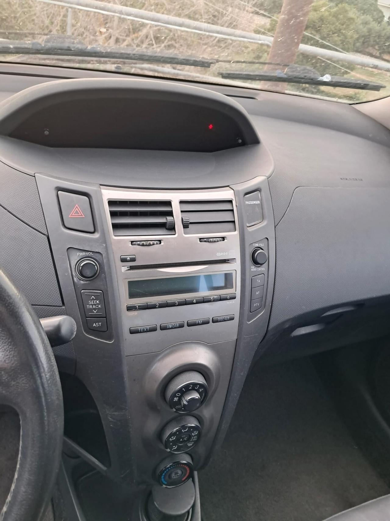 Toyota Yaris 1.3 5 porte Sol
