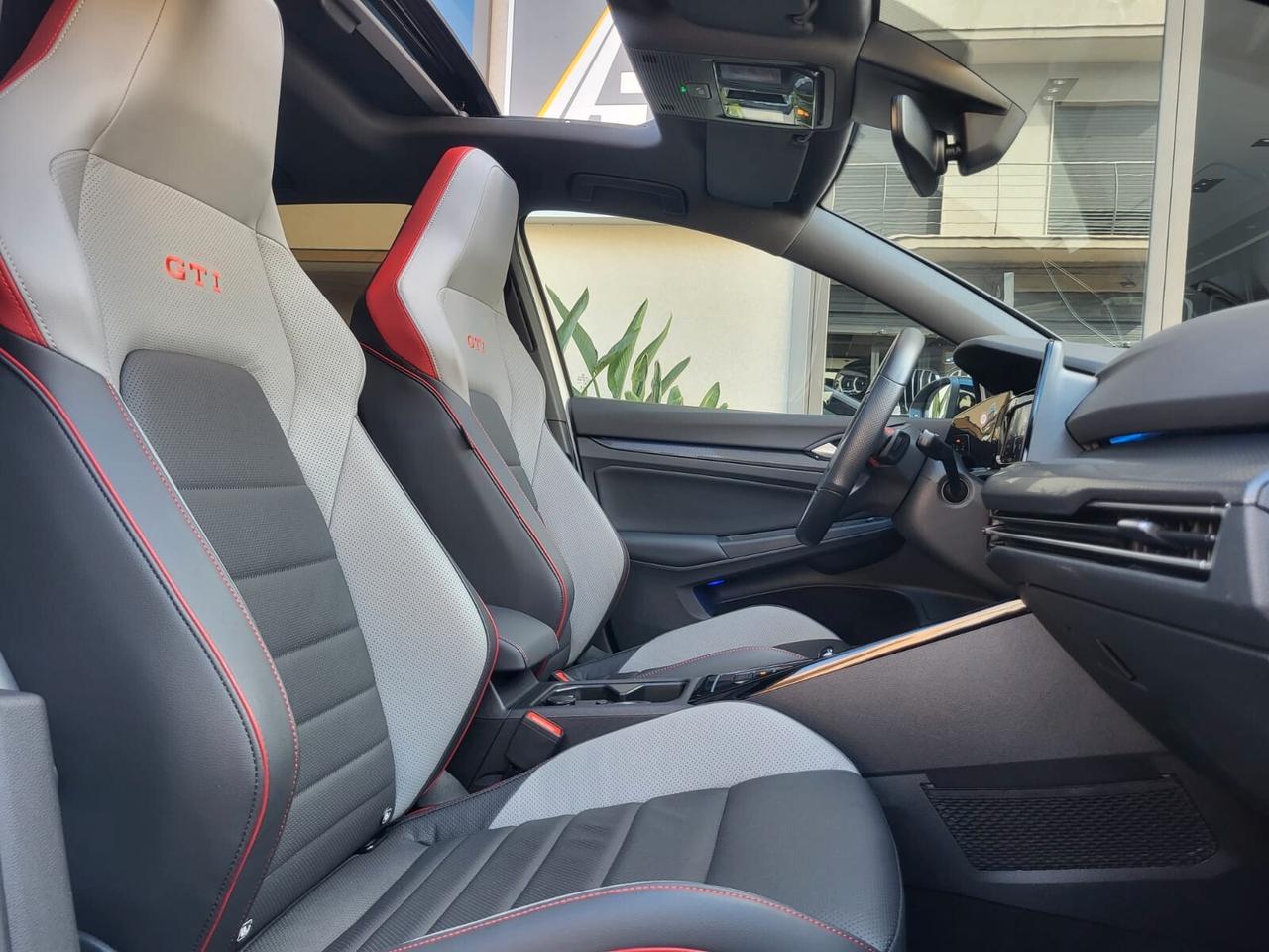 Volkswagen Golf GTI 2.0 DSG 245 CV/PELLE VIENNA / TETTO APRIBILE / FARI IQ...