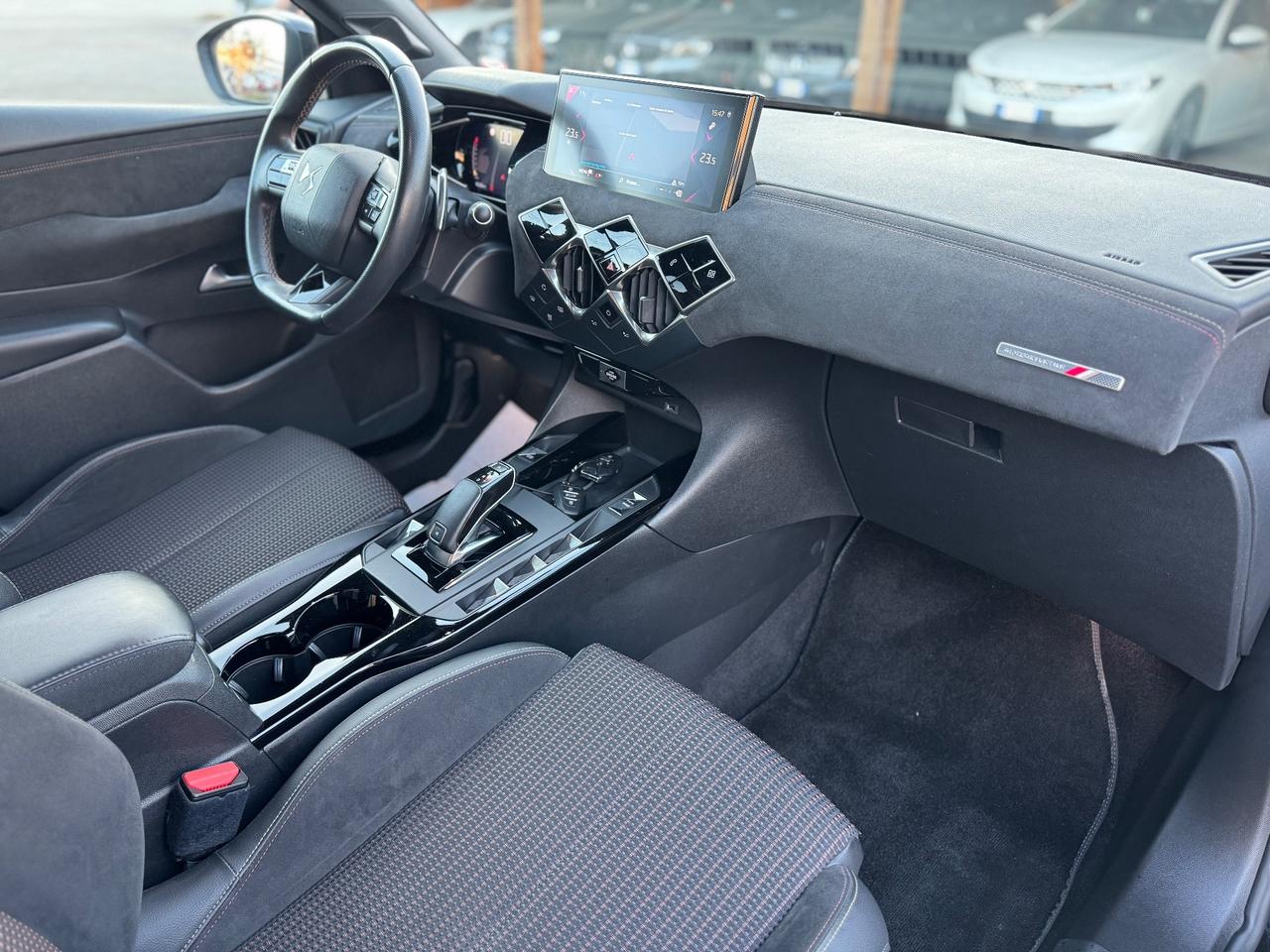 Ds DS3 3 Crossback PureTech 155 aut. Performance Line