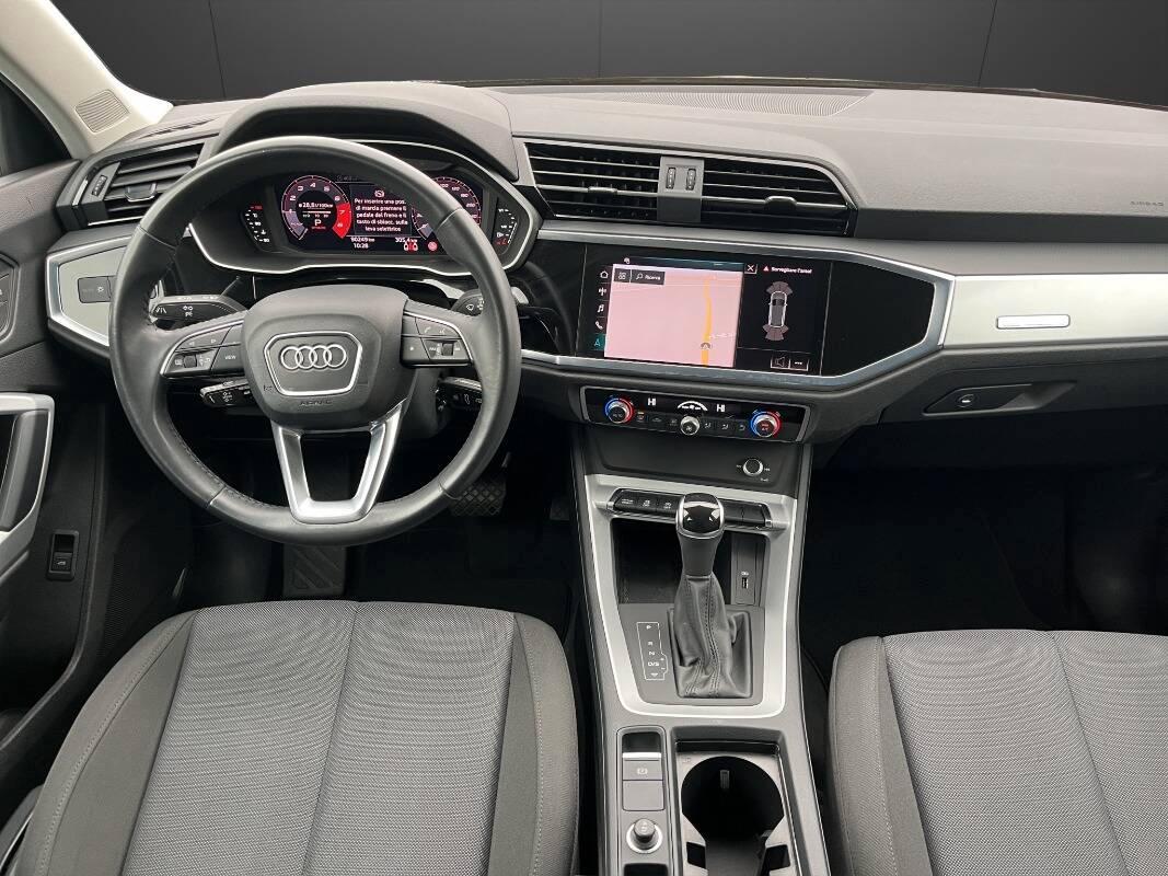 Audi Q3 35 1.5 tfsi mhev Business s-tronic