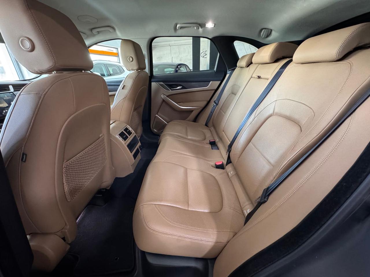 Jaguar F-Pace S D 200 MHEV -- PRESTIGE