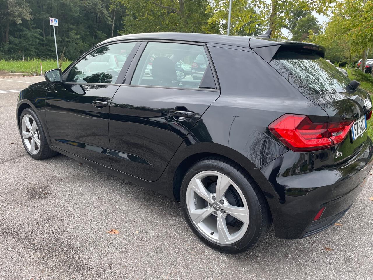 Audi A1 SPB*Neopatentati*Cerchi*Car play*