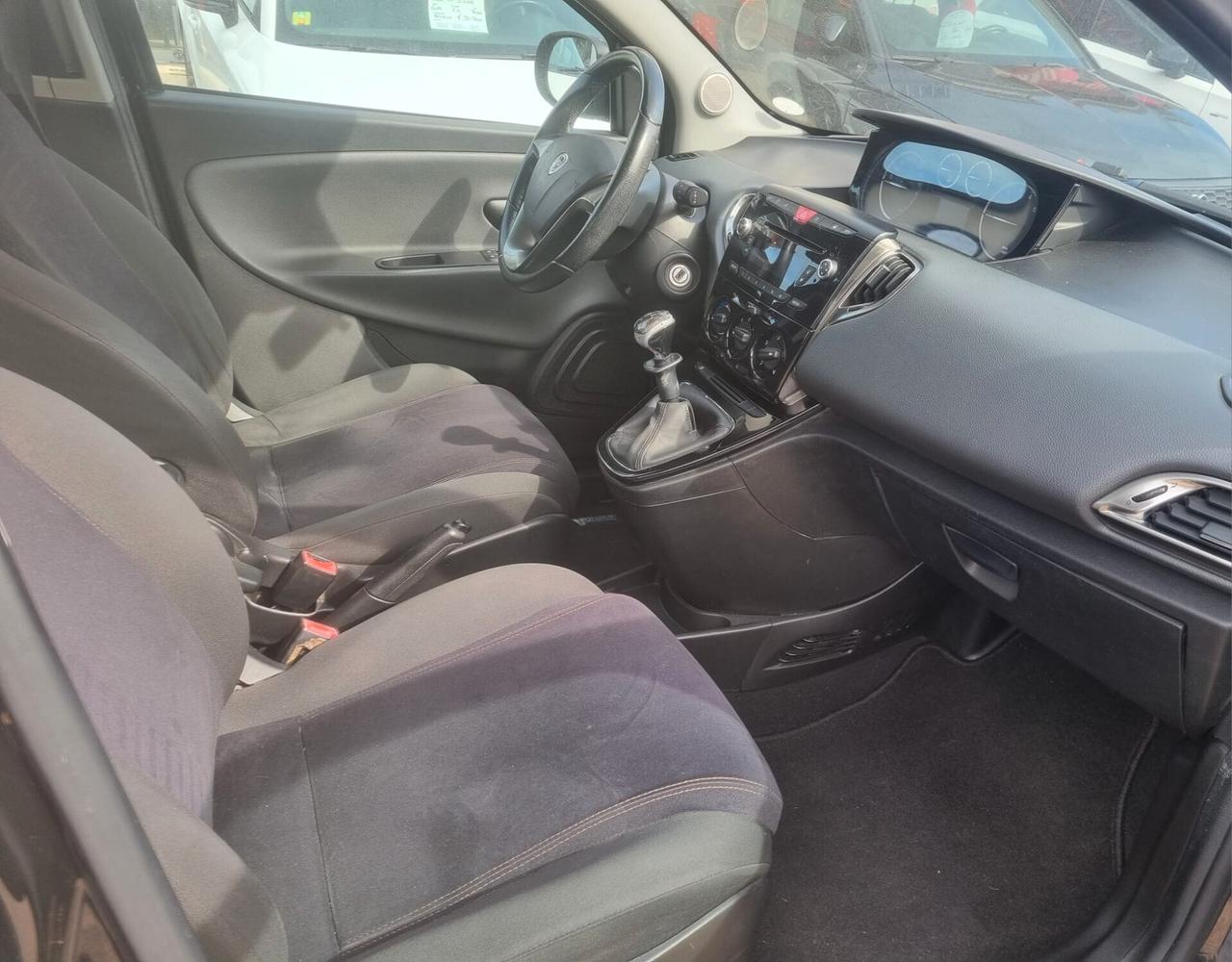 Lancia Ypsilon 1.2 Gold 69cv