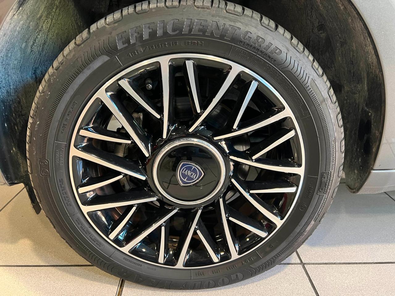 Lancia Ypsilon 1.0 FireFly 5 porte S&S Hybrid Platino