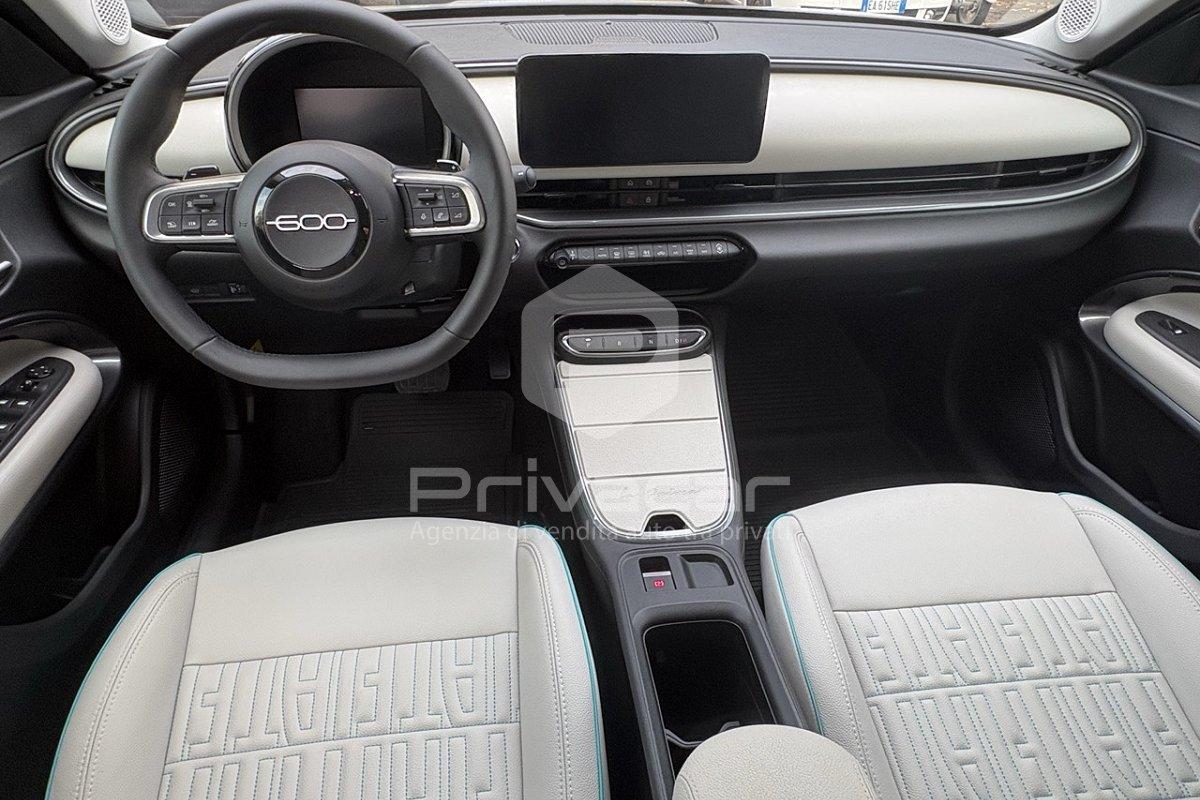 FIAT 600 Hybrid 145 CV DCT MHEV La Prima