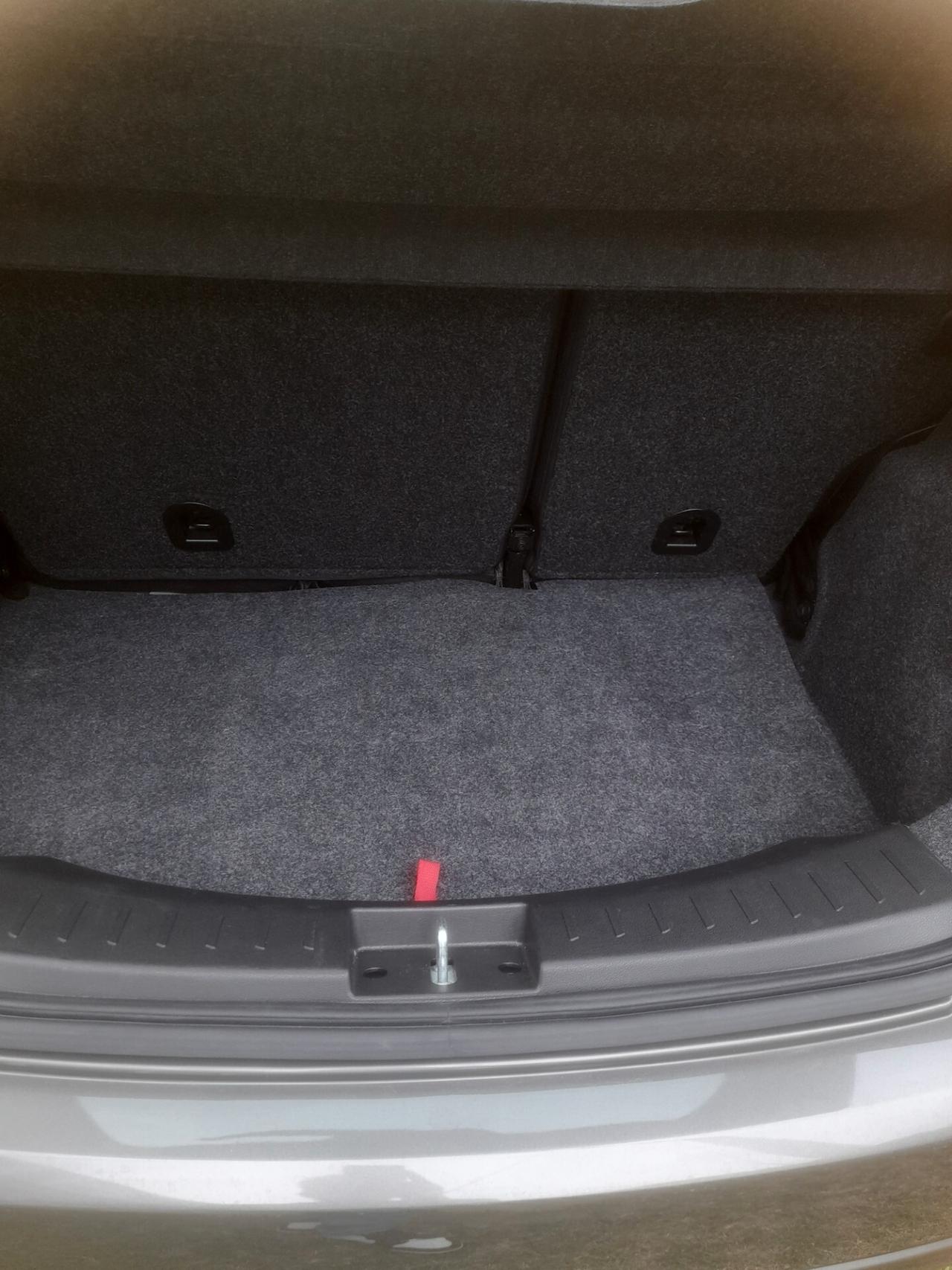 Lancia Ypsilon 1.0 5 porte Hybrid Platino