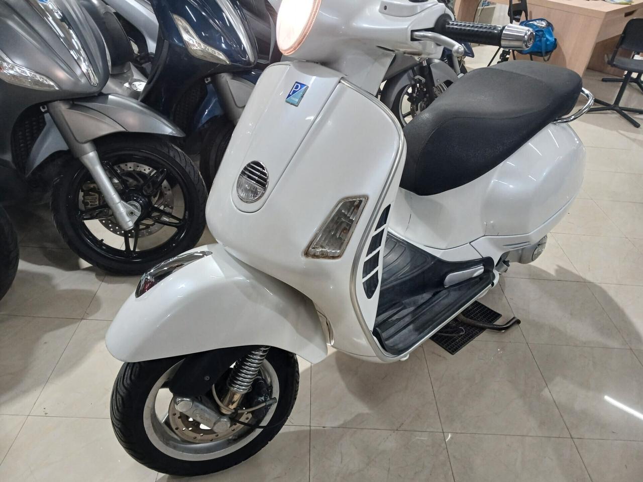 VESPA 250 GTS GARANTITA 12 MESI