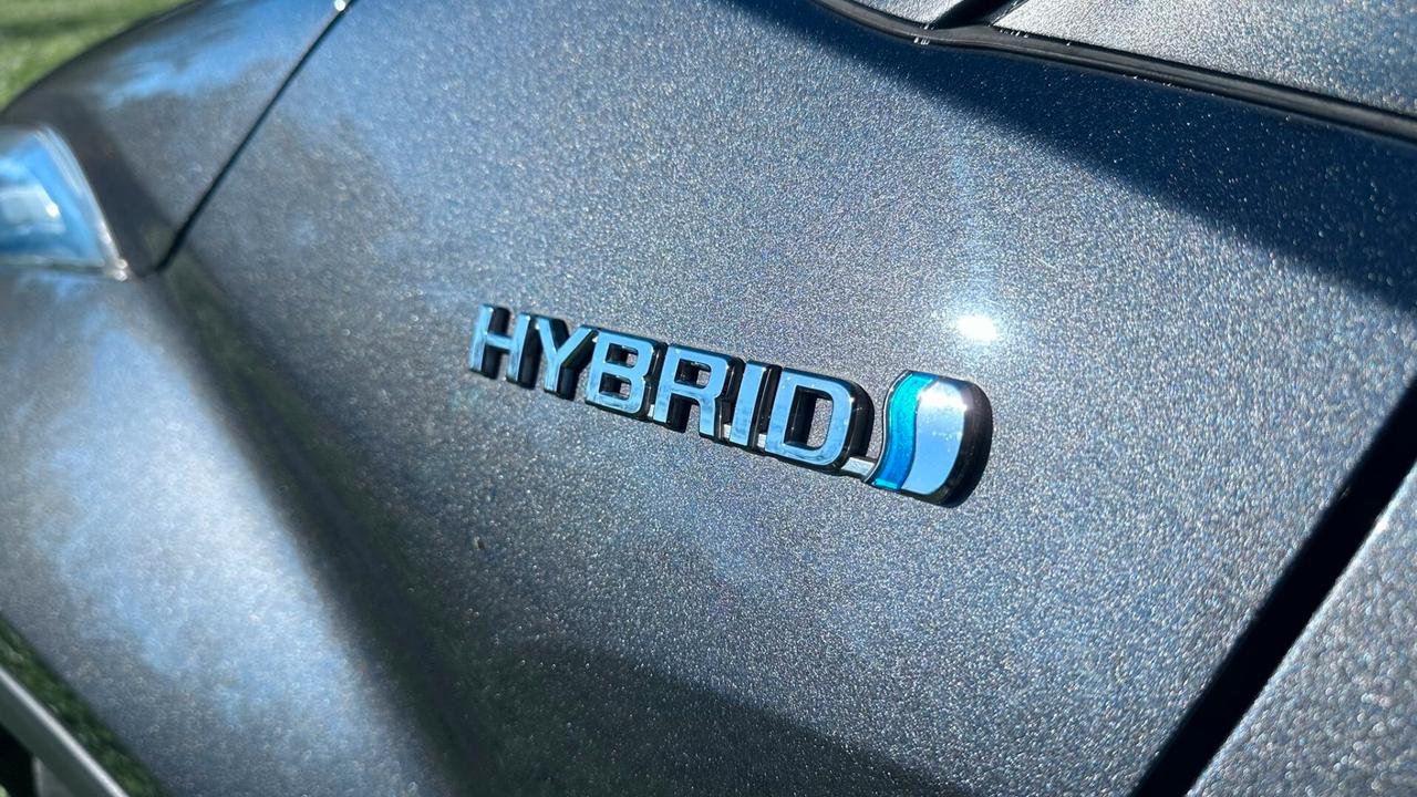 Toyota C-HR 1.8 Hybrid E-CVT Lounge PERFETTA leggi testo