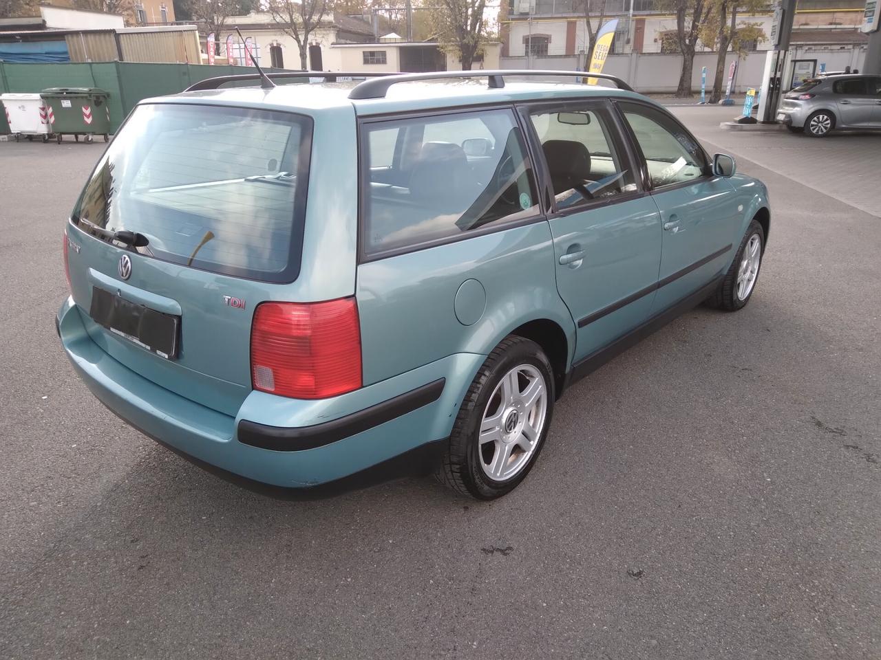 Volkswagen Passat 1.9 TDI/115 CV cat Var. H.line x neopatentati