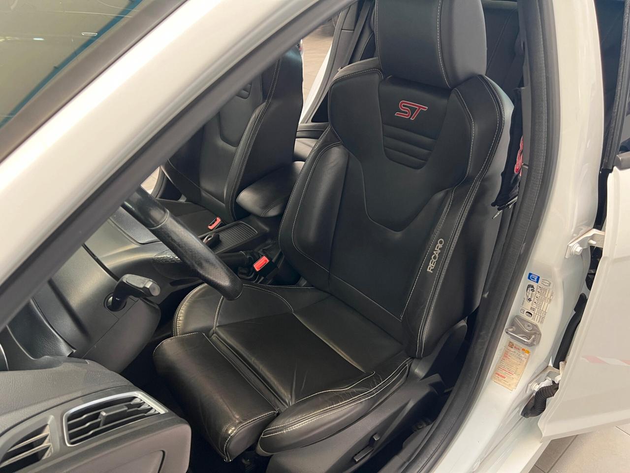 FORD FOCUS ST 2.0 TDI 185 CV – FULL OPTIONAL – RECARO – XENO – CAMERA