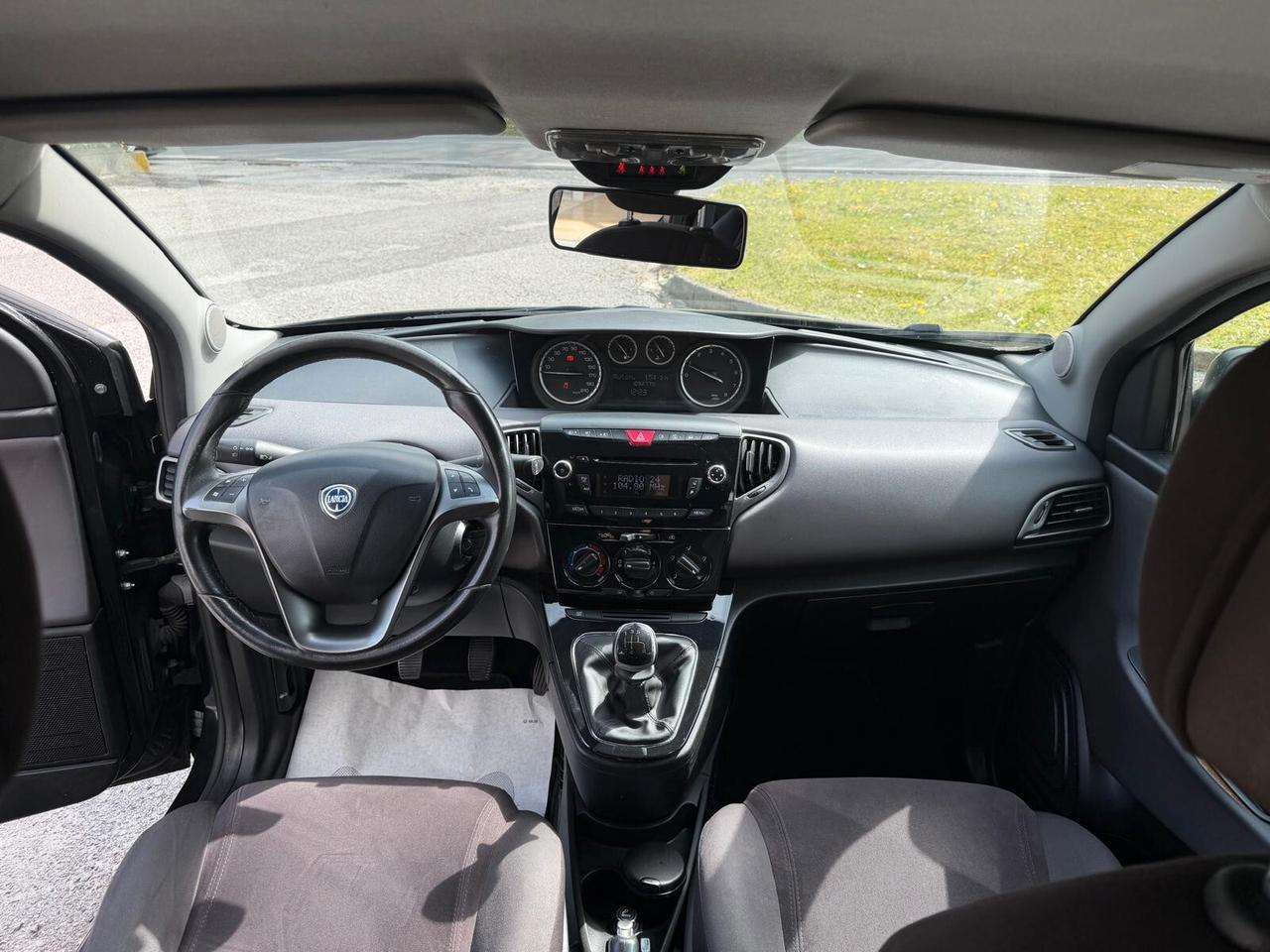 Lancia Ypsilon 1.2 69 CV 5 porte S&S Platinum
