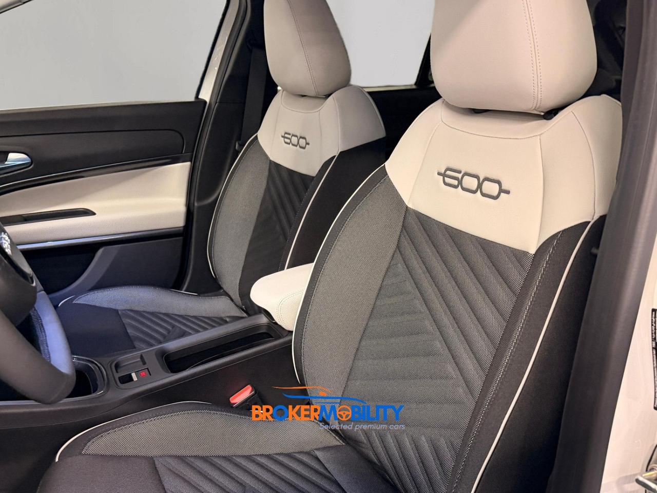 Fiat 600 Hybrid 110 CV DCT MHEV La Prima