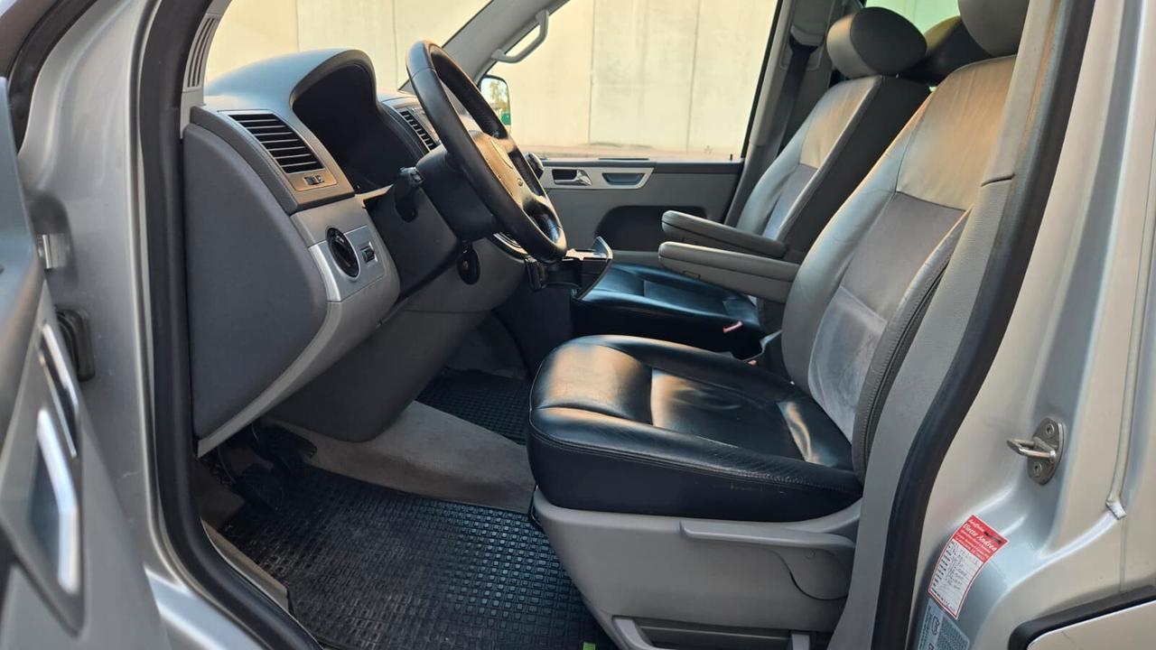 Volkswagen Transporter Caravelle 2.5 TDI/174CV 4mot. highline