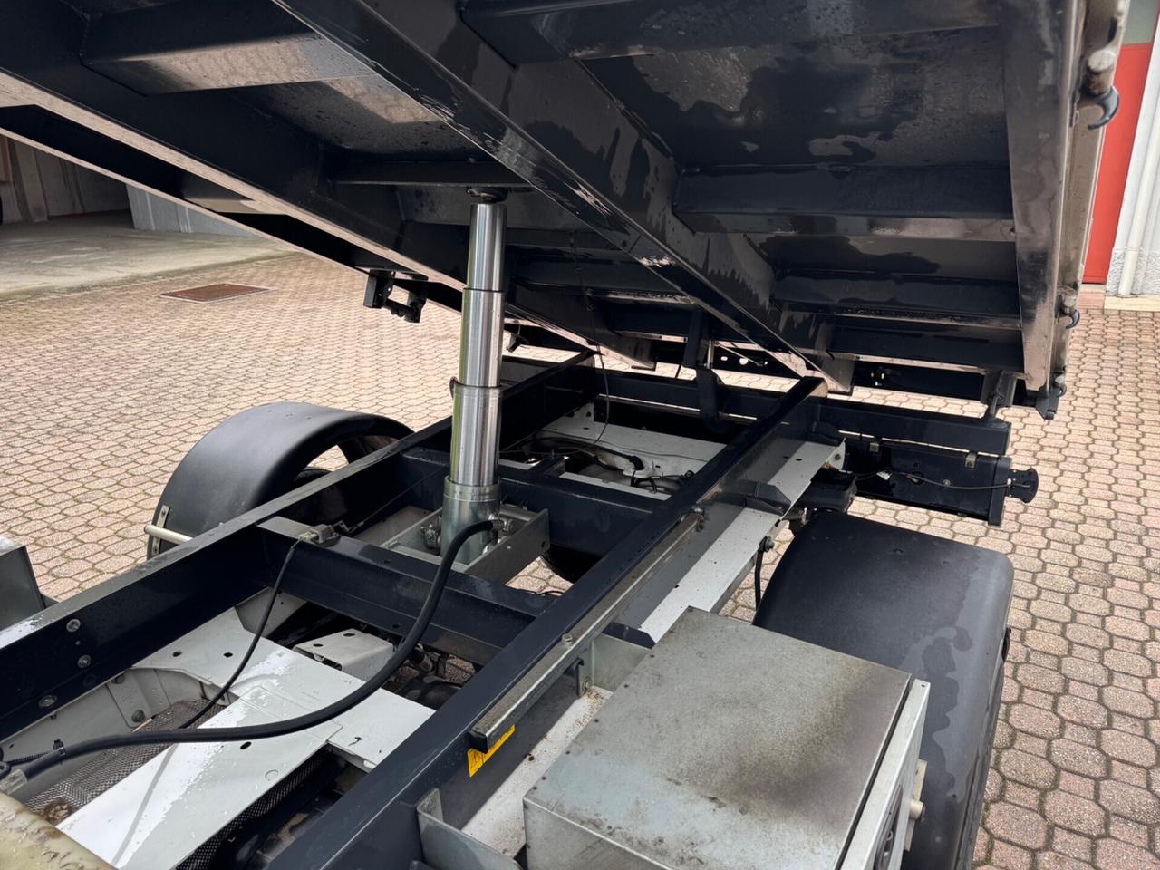 FORD TRANSIT RIBALTABILE