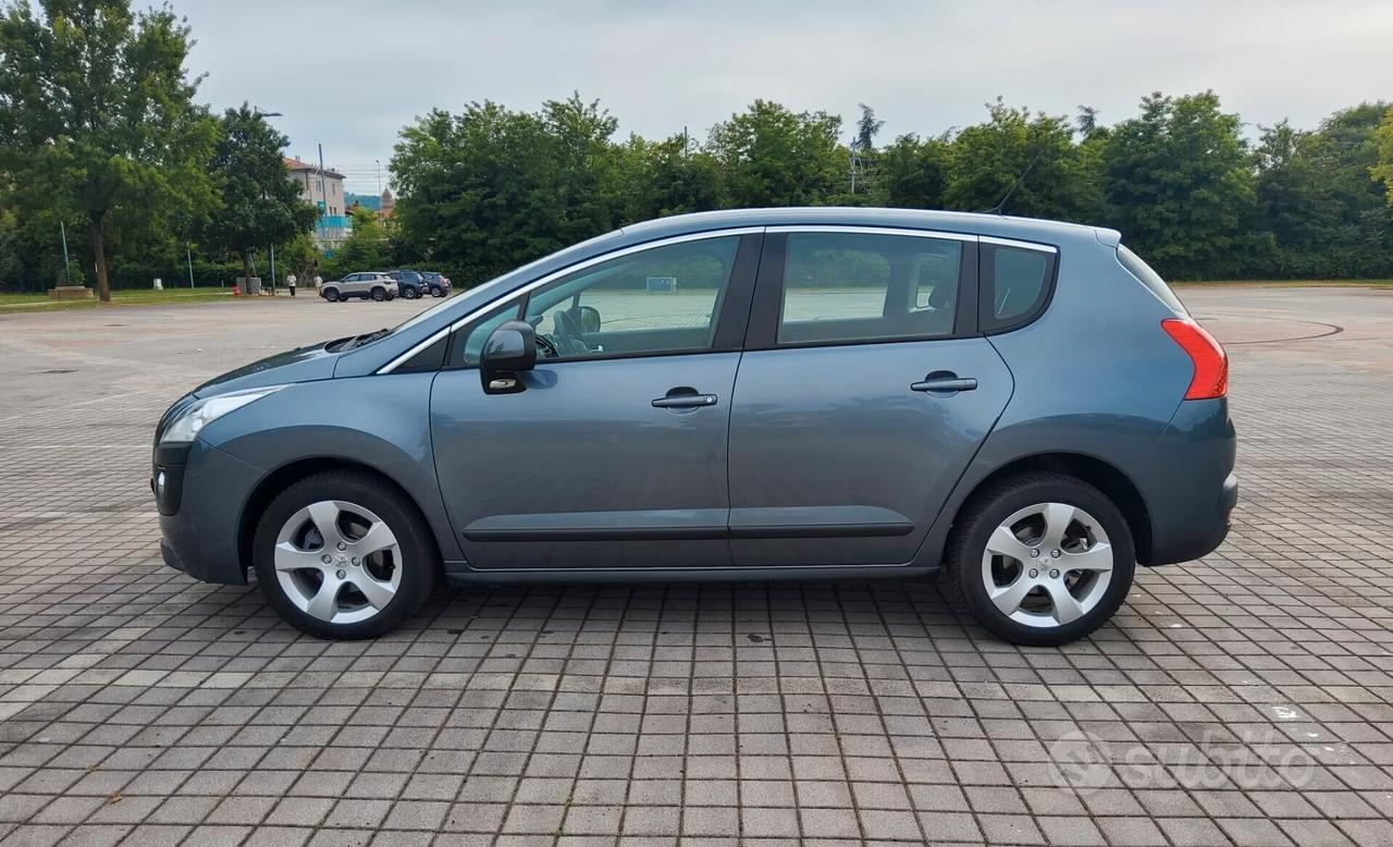 Peugeot 3008 1.6 e-HDi 112CV cambio robotizzato S.&S. Business