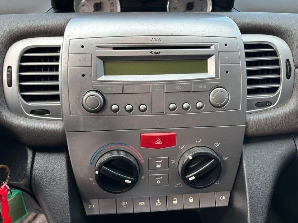 Lancia Ypsilon 1.4 Platino Ecochic GPL