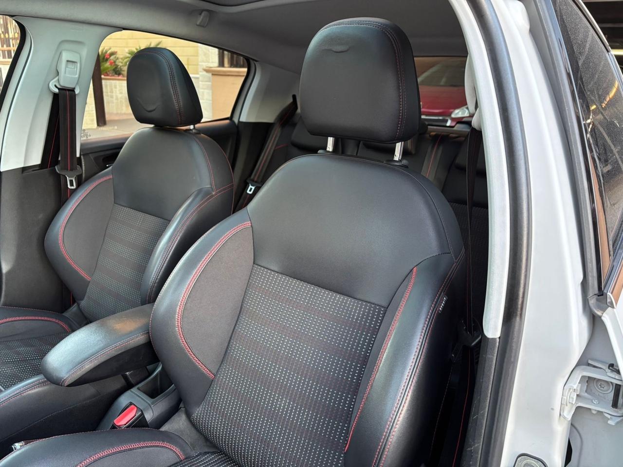Peugeot 208 BlueHDi 100 5 porte GT Line